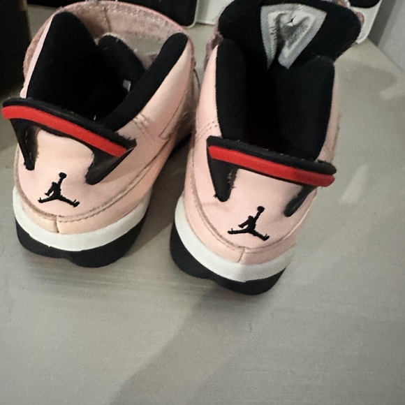 Jordan Pink and Black High-Top 6 Rings 9c - Picture 3 of 5